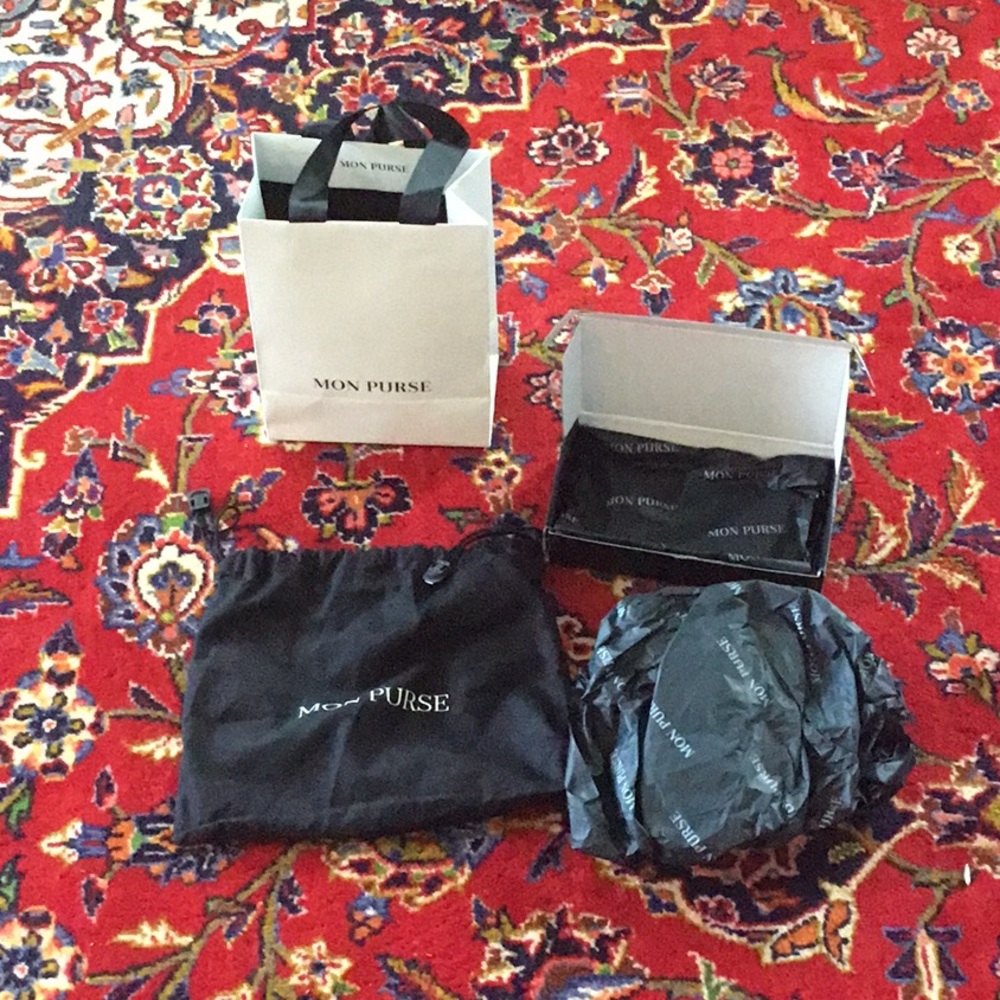 Mon Purse wallet box and shopping bag